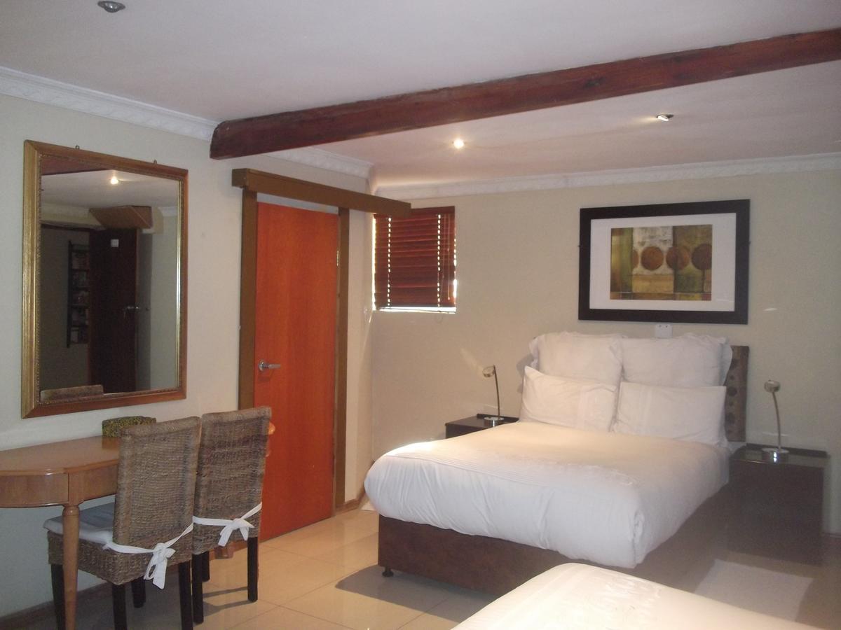Mbalentle Guesthouse Bishop Lavis Buitenkant foto
