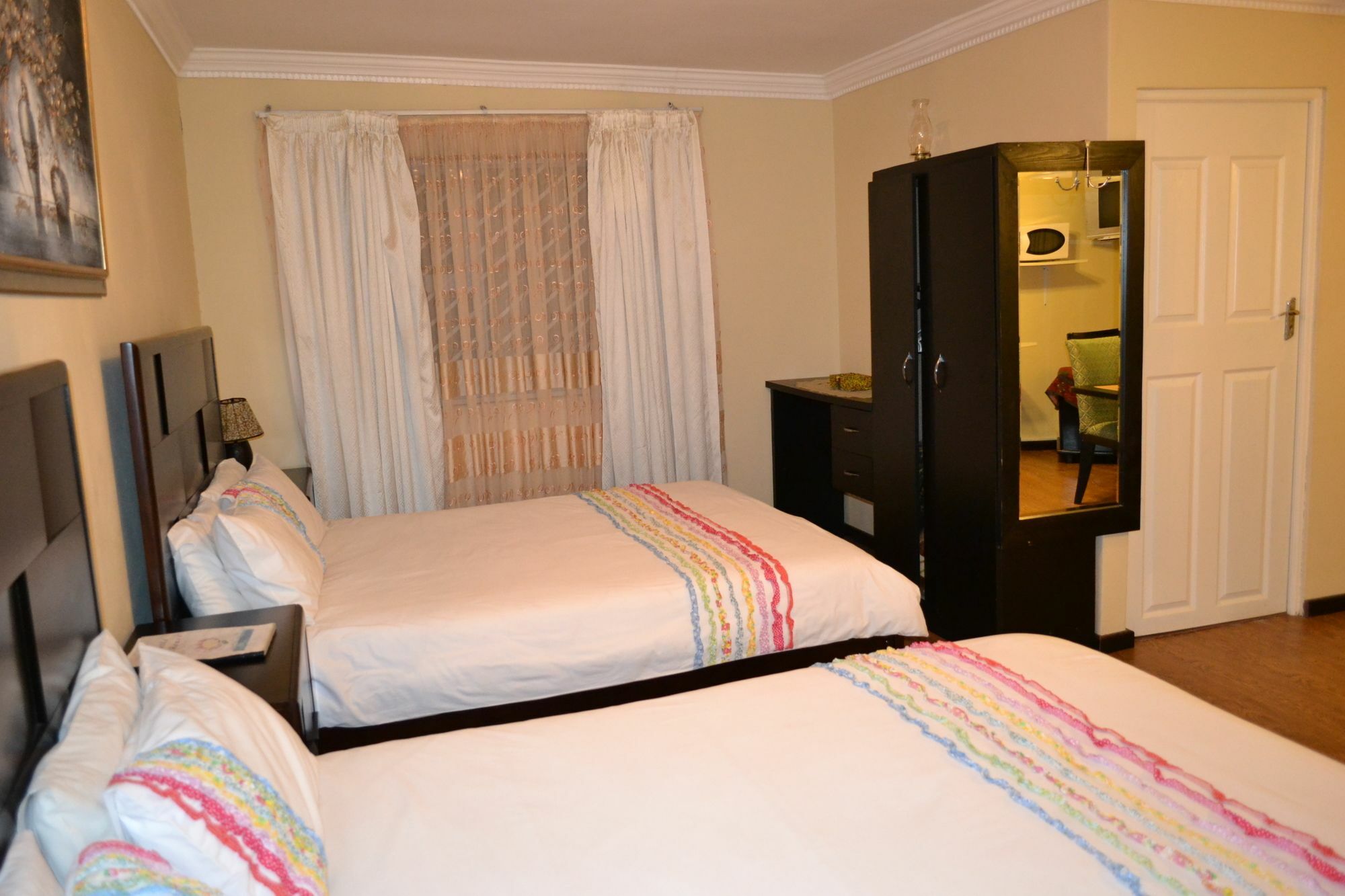 Mbalentle Guesthouse Bishop Lavis Buitenkant foto