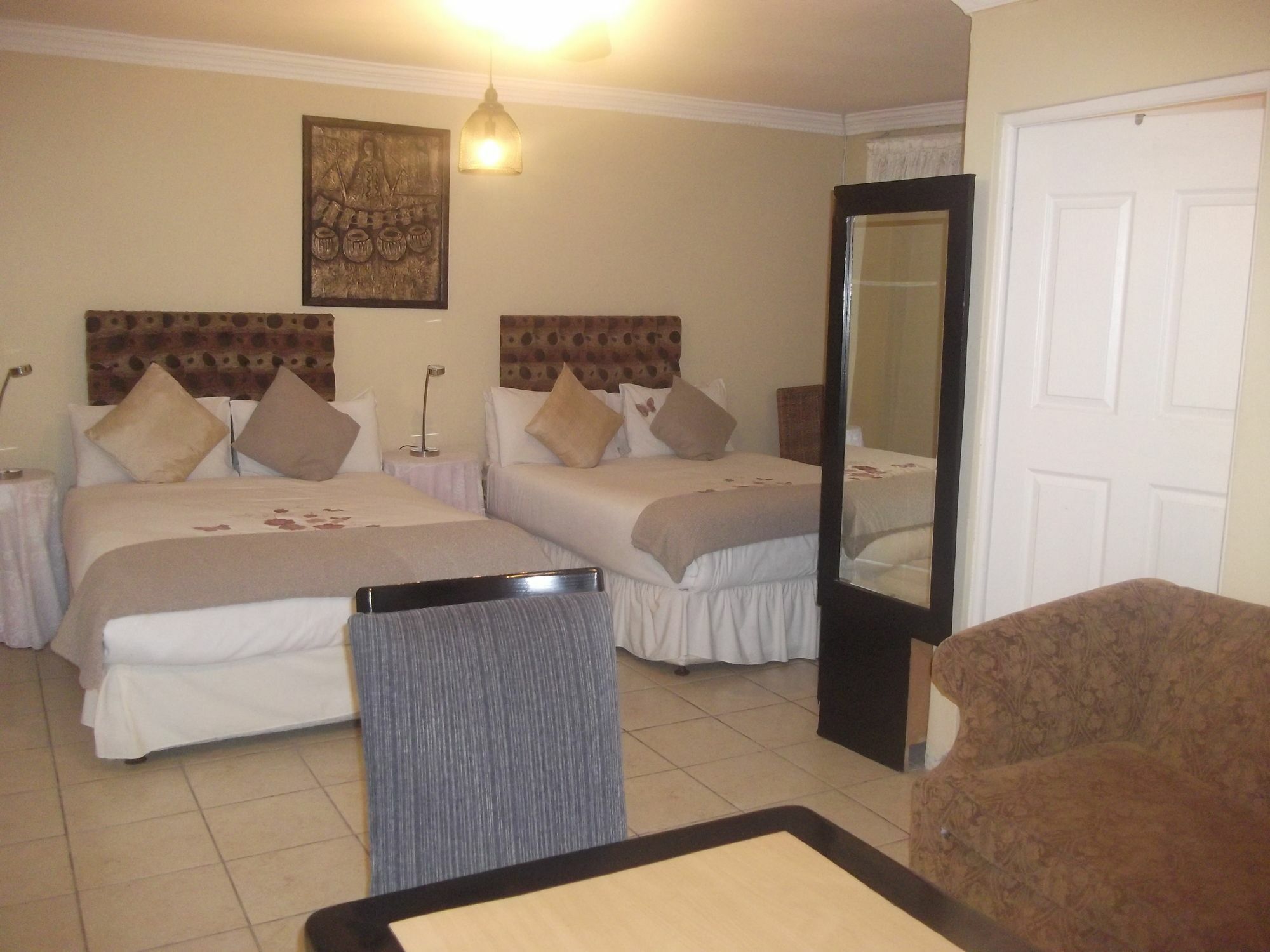 Mbalentle Guesthouse Bishop Lavis Buitenkant foto