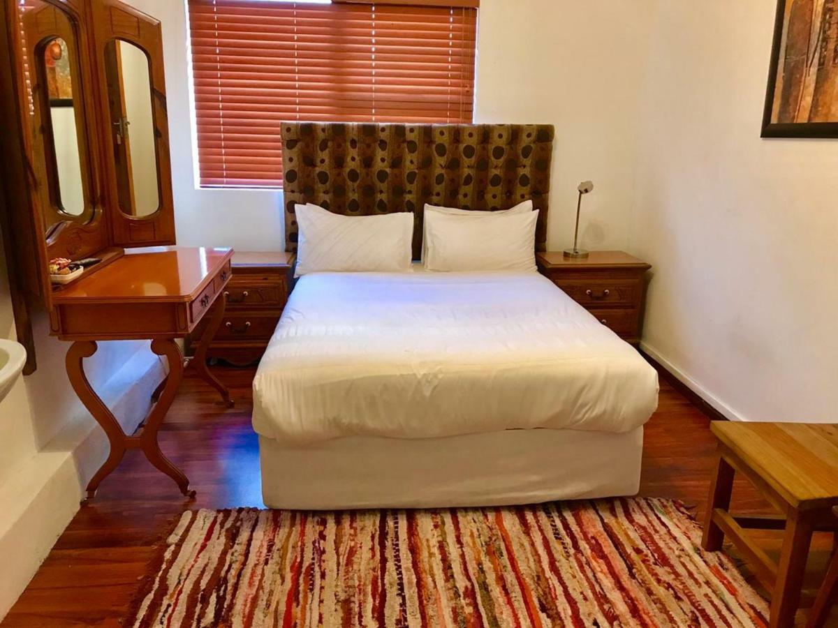 Mbalentle Guesthouse Bishop Lavis Buitenkant foto