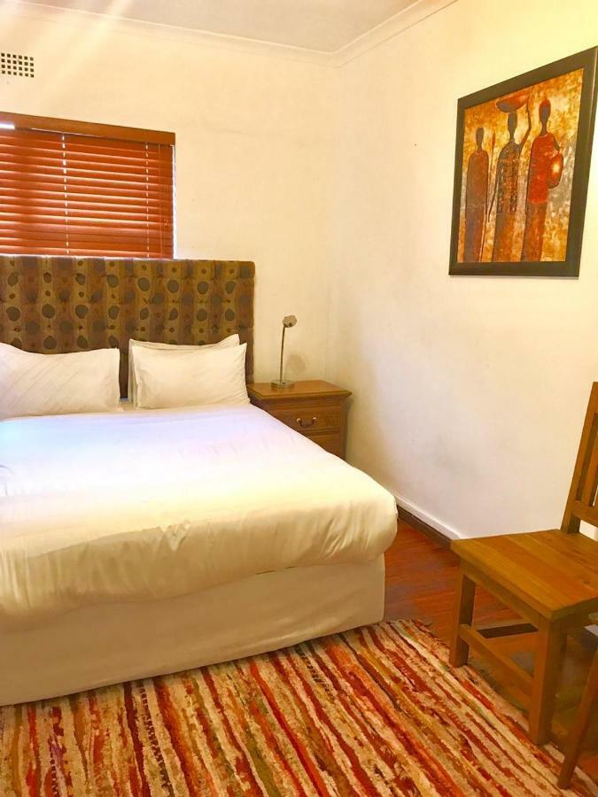Mbalentle Guesthouse Bishop Lavis Buitenkant foto